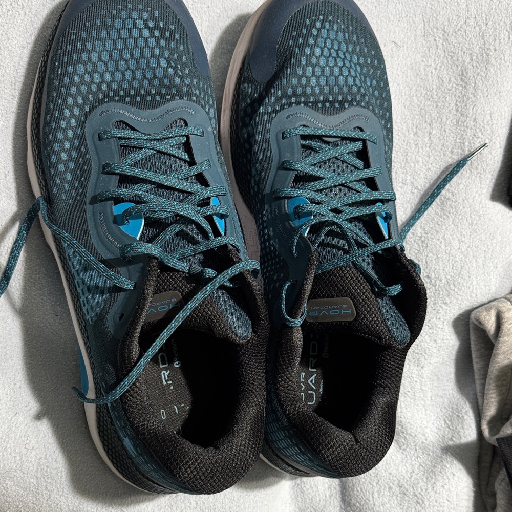 Under Armour Teal and Black Running Shoes